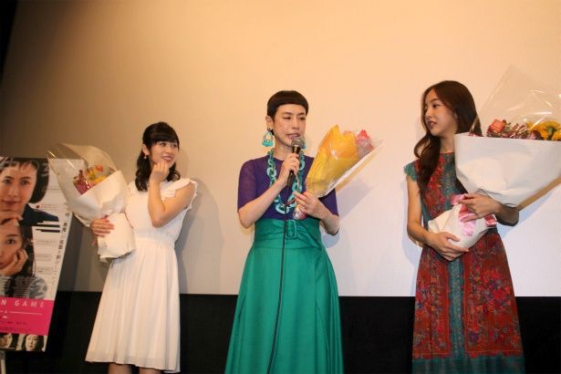 女優3人に花束が贈られたが、なぜか久本雅美の花束は小さかった