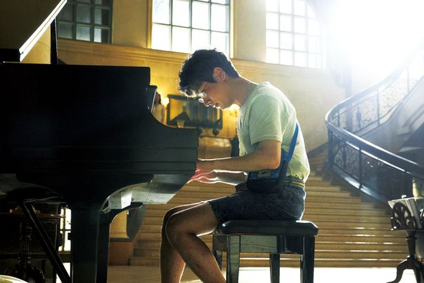 サヴァン症候群を患う弟のジンテは、天才的なピアノの腕を持つ