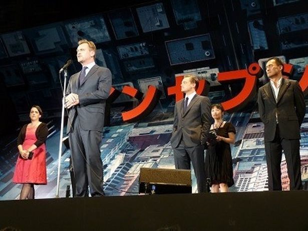 （右から）プロデューサーのエマ・トーマス、クリストファー・ノーラン監督、レオナルド・ディカプリオ、渡辺謙