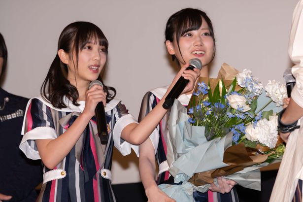 【写真を見る】与田祐希＆山下美月が登場！梶裕貴に花束のプレゼント