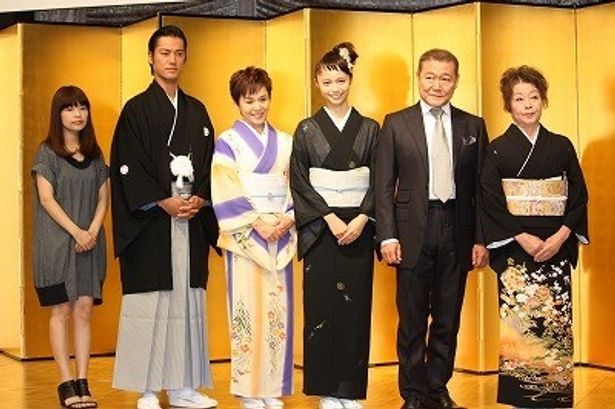 宮崎あおい 大竹しのぶ 桐谷健太の 完成披露宴 で満面の笑み 最新の映画ニュースならmovie Walker Press