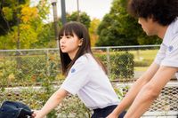 白の開襟シャツが眩しい！乃木坂46・齋藤飛鳥の制服姿＆ドレス姿を大公開【写真27点】(画像2/27) | 最新の映画ニュースならMOVIE  WALKER PRESS