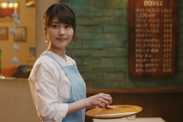 時田数（有村架純）が働く喫茶店・フニクリフニクラには奇妙な都市伝説があった