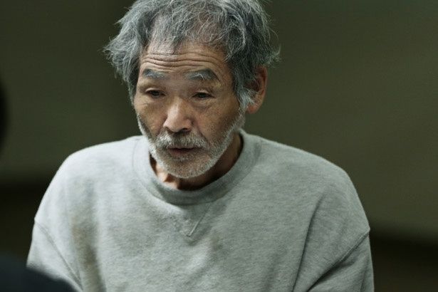 死刑囚を演じた『万引き家族』などに出演している個性派俳優・五頭岳夫