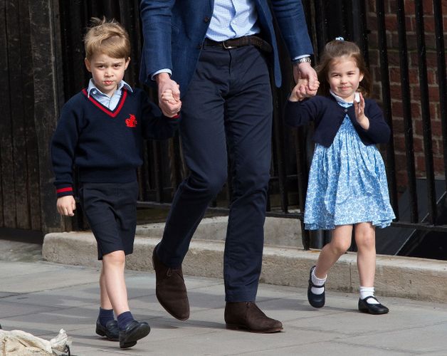 ジョージ王子とシャーロット王女のお気に入りは、あの脚の長い虫！