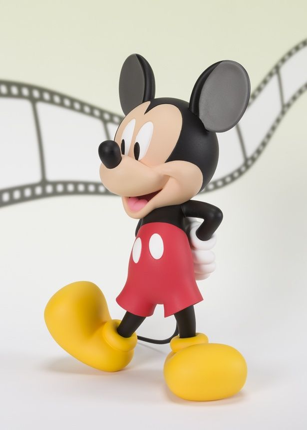 体型などが大きく変わり一気に現在のミッキーに近くなった40年代版(ミッキーマウス 1940s)