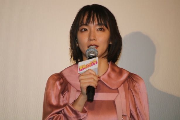 ヒロイン、明日葉ふうか役の吉岡里帆