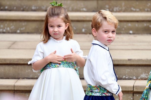 英王室メンバーの中にシャーロット王女とジョージ王子の姿も