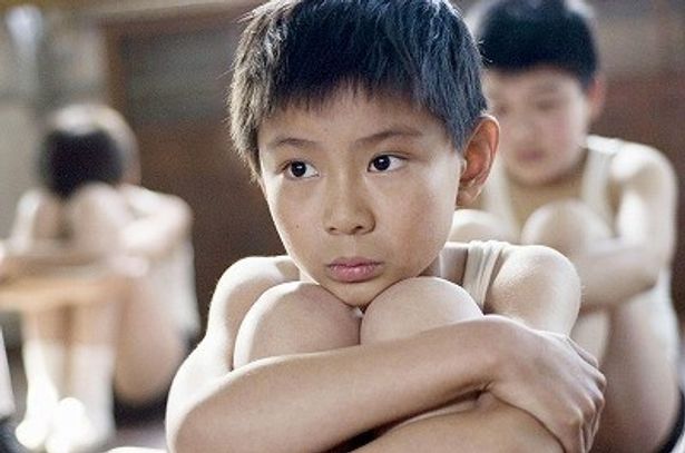 中国の貧しい村出身の少年が、バレエダンサーとしての才能を開花させる物語