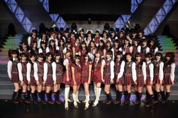 『TSUNAMI ツナミ』超日本語吹替版のエンディングソングをAKB48が歌う！