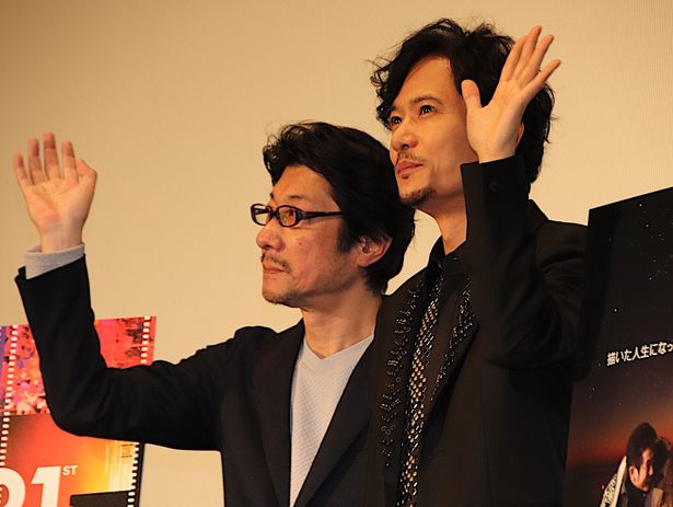 【写真を見る】稲垣吾郎、感激の面持ちで映画祭の舞台挨拶に登場！