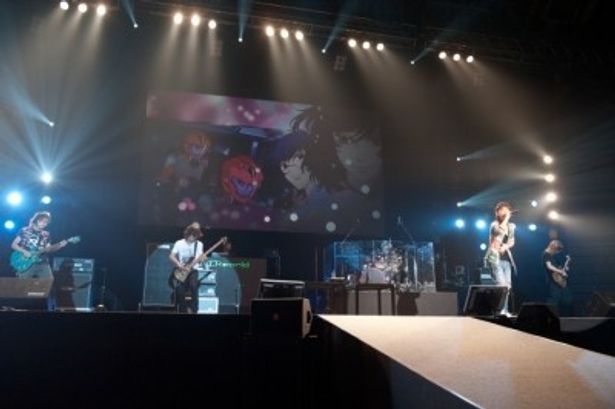 UVERworldが幻想的な主題歌「クオリア」含む3曲を披露