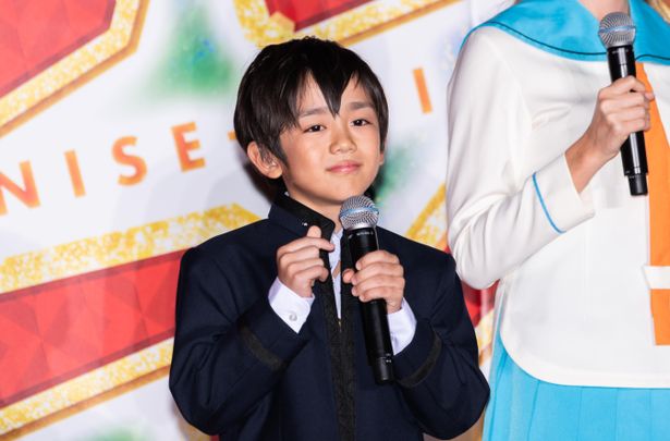 劇中で楽の子ども時代を演じた大江優成は、“ニセ島健人”として「セクシーサンキュー」を披露