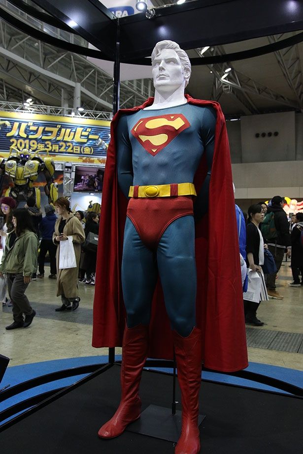 クリストファー・リーヴ版スーパーマンのスーツも人気を集めていた