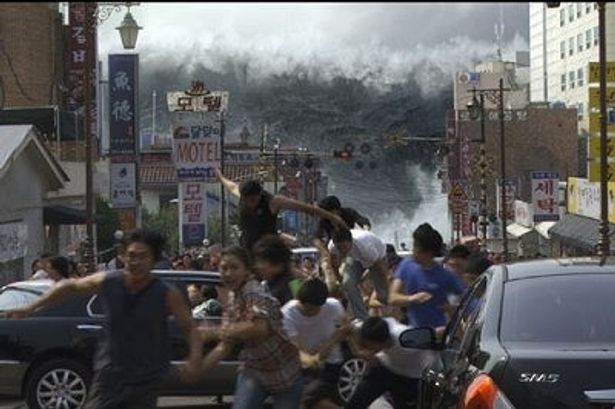 津波で街は大パニックに！