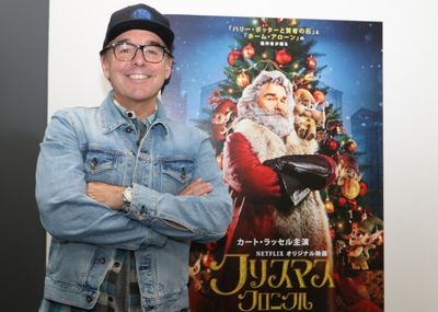 Netflixのオリジナル映画『クリスマス・クロニクル』を手掛けたクリス・コロンバス