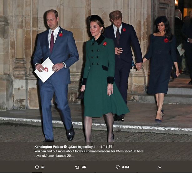 キャサリン妃のコートは11月の色違いだったよう