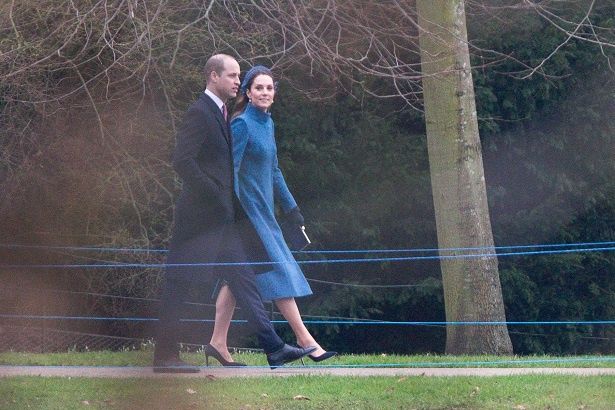 【写真を見る】2019年の初公務！ウィリアム王子と仲睦まじい姿を見せたキャサリン妃