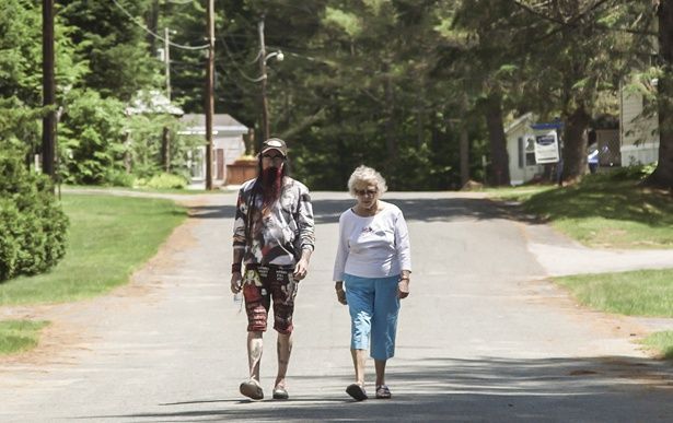 残された家族の言葉から、彼の人物像が浮かび上がっていく