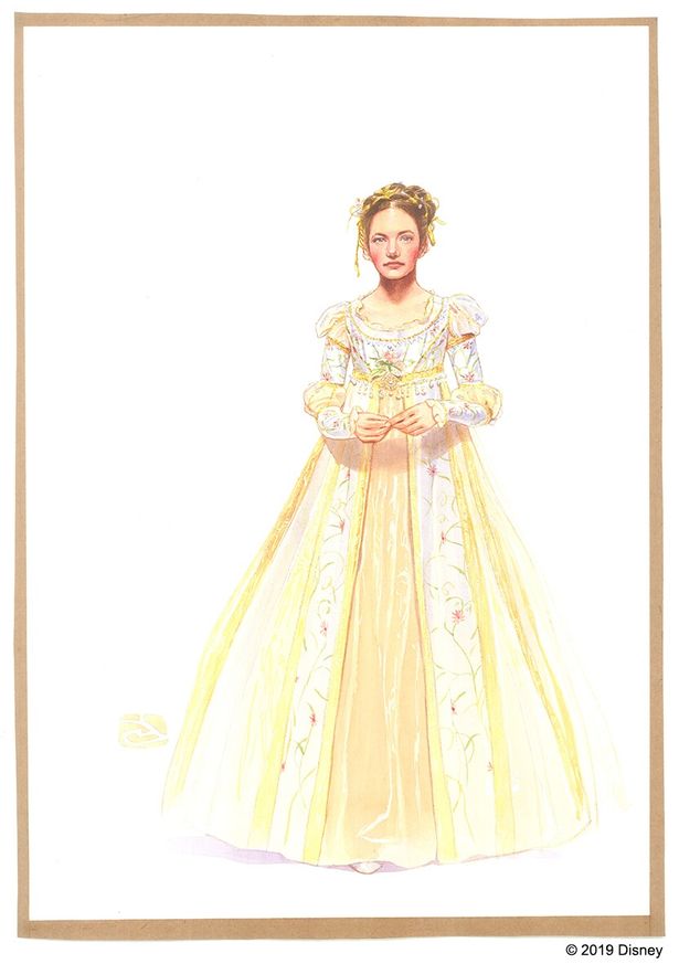 クララを演じたマッケンジー・フォイは「理想のドレス」と大喜び！