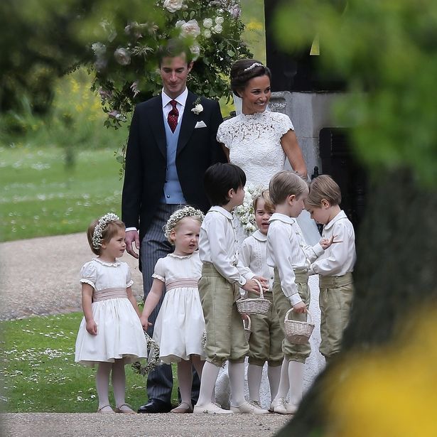 結婚式ではジョージ王子、シャーロット王女の可愛い姿も話題に