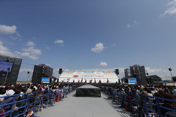 沖縄の青空をバックに豪華イベントを開催！(島ぜんぶでおーきな祭) 
