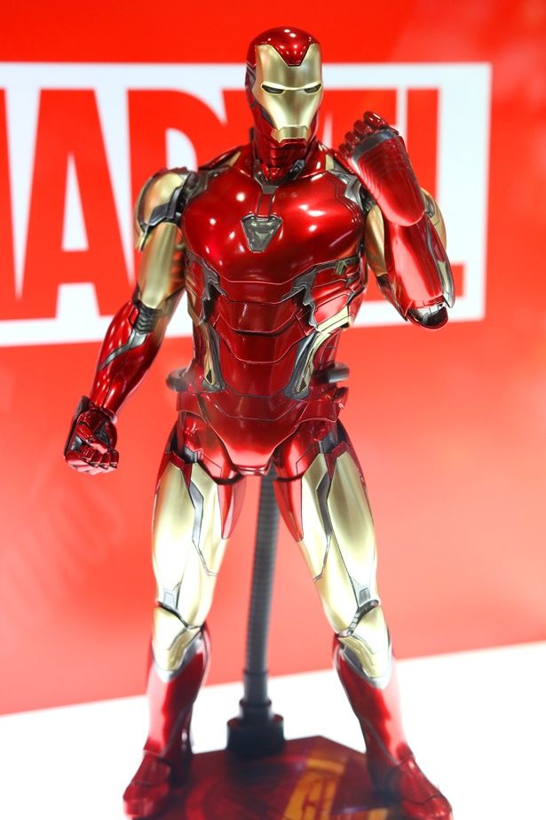 トニー・スタークが装着する最新型パワードスーツ、アイアンマン・マーク85
