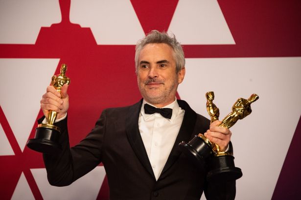 『ROMA/ローマ』で監督賞、撮影賞、外国語映画賞の三冠を手にしたアルフォンソ・キュアロン