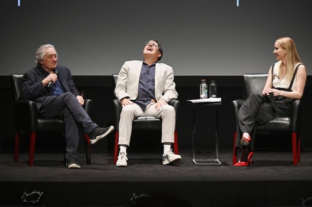 トライベッカ映画祭のトークシリーズで鼎談するデヴィッド・O・ラッセル監督とジェニファー・ローレンス、ロバート・デ・ニーロ