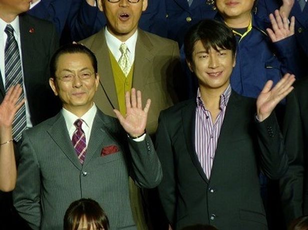 『相棒 劇場版II』レッドカーペットに登場した水谷豊と及川光博
