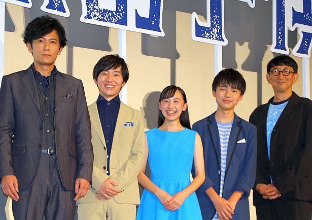稲垣吾郎、浦上晟周、芦田愛菜、石橋陽彩、渡辺歩監督が登壇(左から)