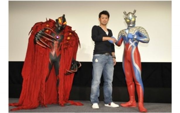 子供とウルトラマンを一緒に見るという千葉ロッテマリーンズの今江敏晃選手