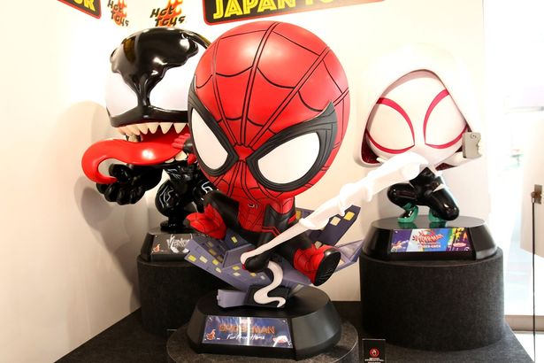 ヴェノムやスパイダー・グウェンなどのキャラクターもスタチューになっている