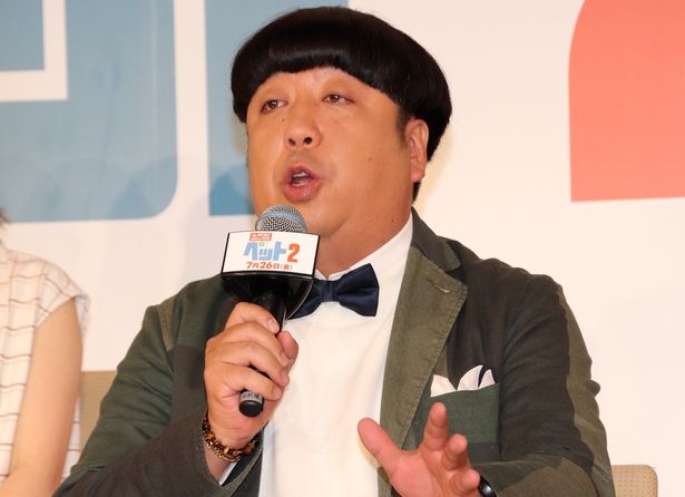 会見に出席した日村勇紀