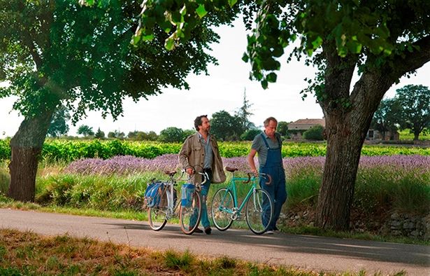 ラウルの自転車に乗っているところを写真に撮るという話が持ち上がり、大変なことに！