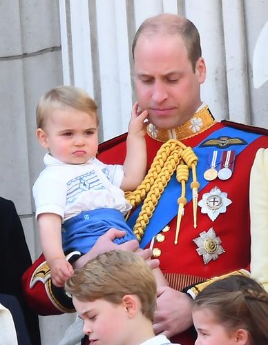まだ1歳なのに目力最強！ルイ王子、不機嫌顔が迫力満点