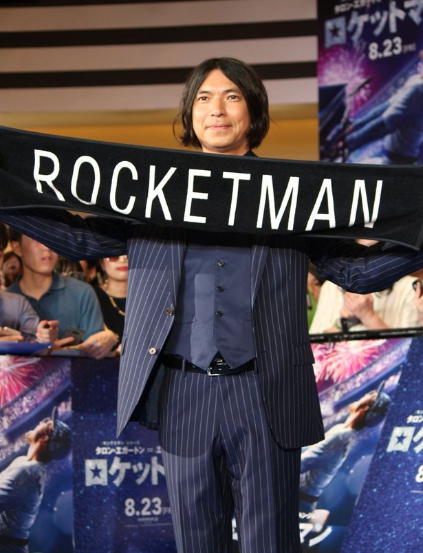 「ROCKETMAN」名義のミュージシャン、DJとしても活動するふかわりょう