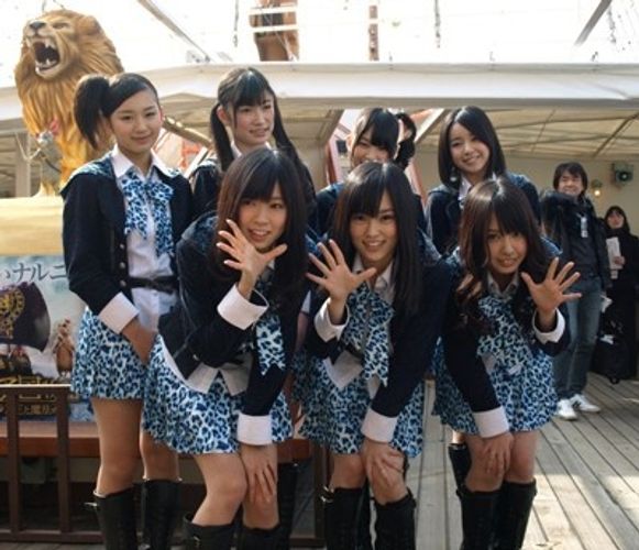 大阪港に“ナルニア船”が登場！大阪発のアイドルグループNMB48が船出をお祝い
