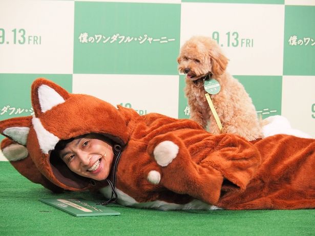 アンジャッシュと早見あかりが愛犬と大ヒット祈願 犬を飼っていない人にも観てほしい 画像4 19 Movie Walker Press