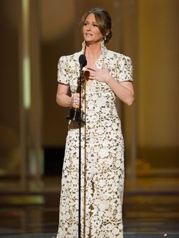 助演女優賞を受賞したメリッサ・レオ。「シルバーのホイルを使った包装紙のようなファッション」