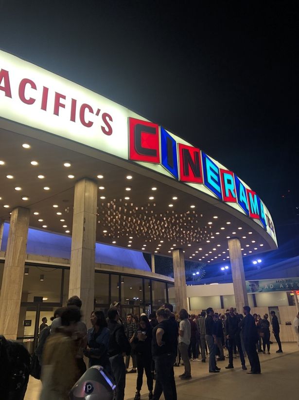 大型のフィルム上映館Cinerama Domeに人気集まる