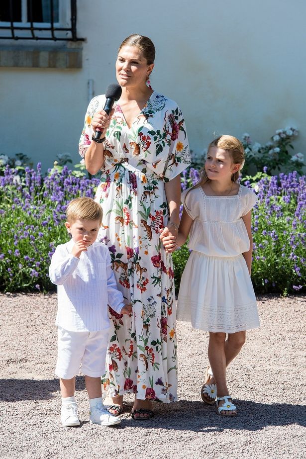 ヴィクトリア皇太子の子ども、エステル王女とオスカル王子は王室メンバーのまま