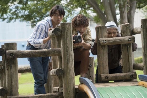 映画青年のシン(満島真之介)たちが、村田を主人公にした自主映画を撮っていく
