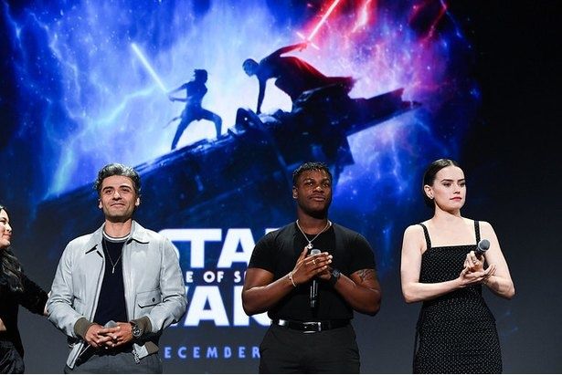 【写真を見る】『スター・ウォーズ』最終章、デイジー・リドリー演じるレイはダークサイドに堕ちる!?