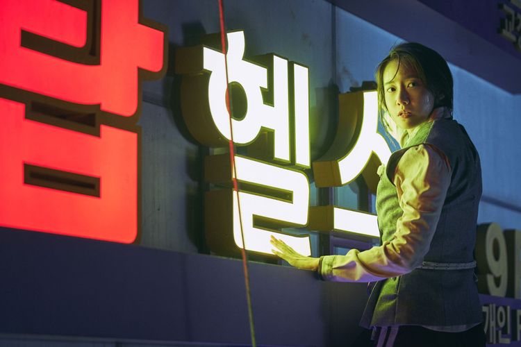 少女時代ユナが超高層ビルから決死の脱出！韓国で記録的大ヒットの『EXIT』が日本上陸