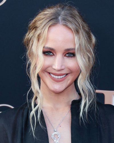 ジェニファー・ローレンス、結婚式はディオールのドレスで！