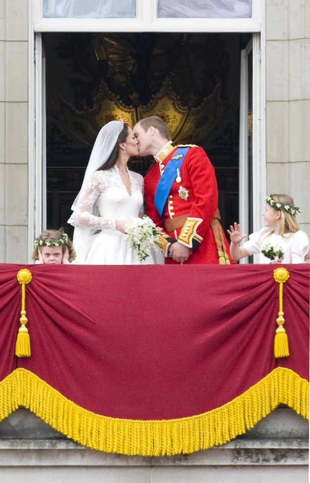 次いで2位が2011年のウィリアム王子とキャサリン妃のキス