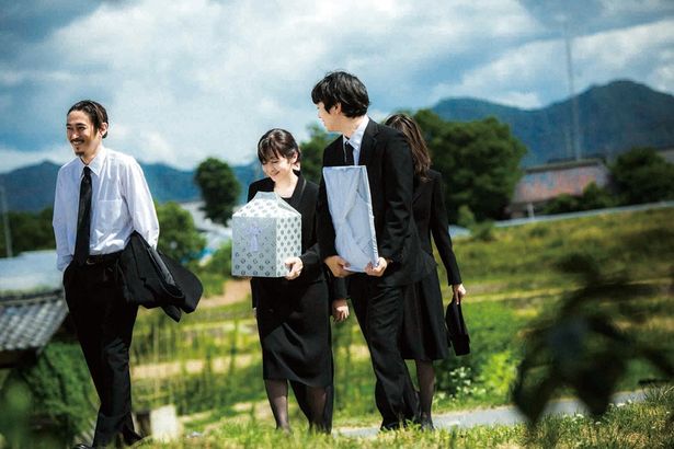 窪塚洋介、斉藤由貴、染谷将太、戸田恵梨香が複雑な事情を抱える家族を演じる
