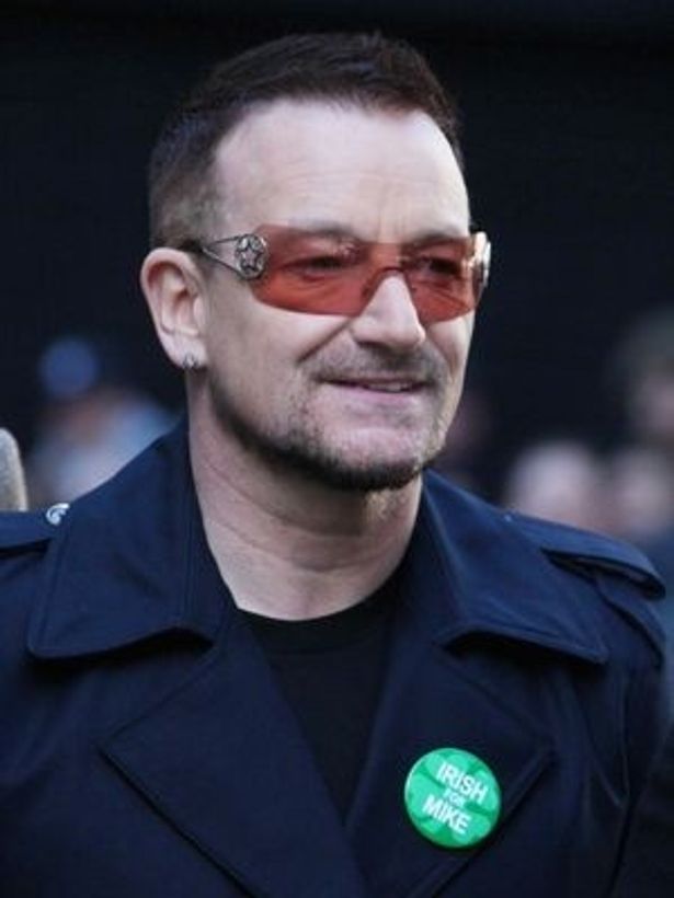 【写真】U2のボノ。アルバムは既にiTunesで配信されており、高評価を得ている