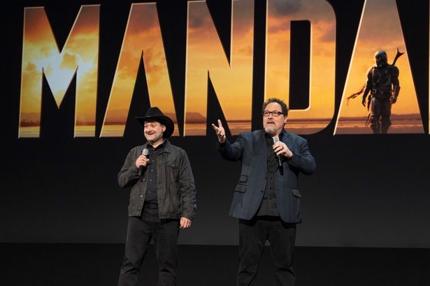 「Mandalorian(原題)」は、ジョン・ファブローとデイブ・フィローニが製作総指揮を務める